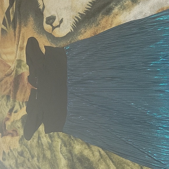 Addison evenings formal dress - Picture 2 of 9